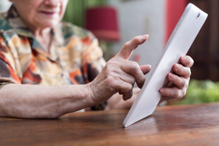Using tablet computers to help dementia patients